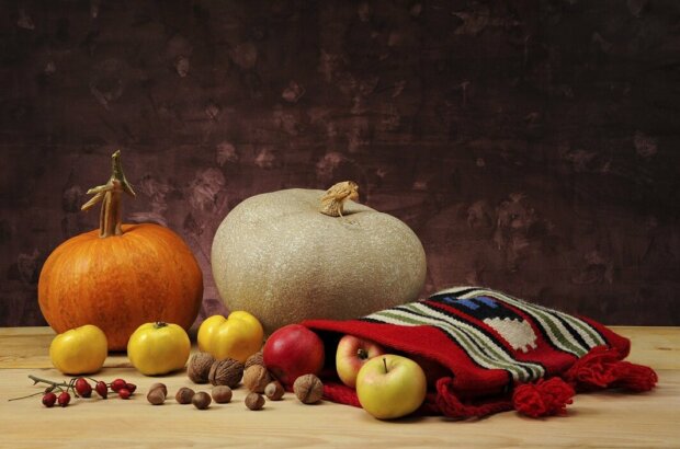 Farbenpracht: Herbstliche Tischdekoration