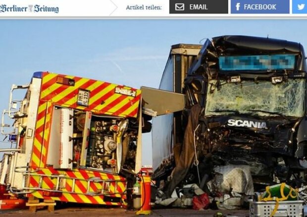 Unfall auf A2: Zwei Feuerwehrleute von Einsatzfahrzeug erschlagen