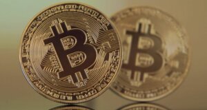 Bitcoin-Boom: Kurs steigt auf über 7.000 Dollar an