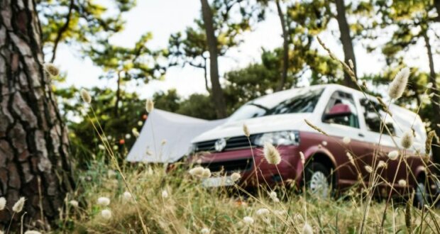 Mit dem VW T5 Camper unterwegs zu sein, bedeutet für viele Freiheit. Es hat aber nicht nur Vorteile. Die Enge ist für andere abschreckend.