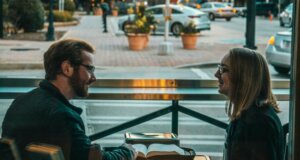 Wenn Paare im Schichtdient arbeiten, sind kleine Ritaule wichtig, damit die Liebe bleibt. Bild: leslie-jones-OrGsX7eXsqE-unsplash