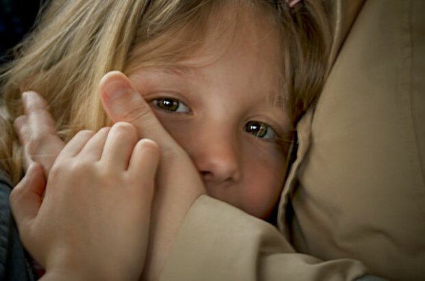 Kinder nehmen Krisen und Kriege und weitere Nachrichten anders wahr. Darüber sprechen ist sehr wichtig. Bild: mario-beducci-ZKMV0altCww-unsplash