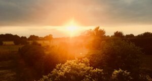 Sonnenuntergang: Den kann man auch gut als Mikroabenteuer an Feierabend erleben. Kurz raus, Kopf aus, Genuss an.