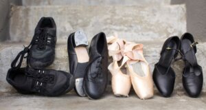 Tanzen ist Bewegung. Damit die Schuhe sitzen, gibt es diesen Ratgeber.