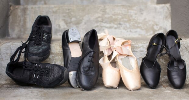 Tanzen ist Bewegung. Damit die Schuhe sitzen, gibt es diesen Ratgeber.