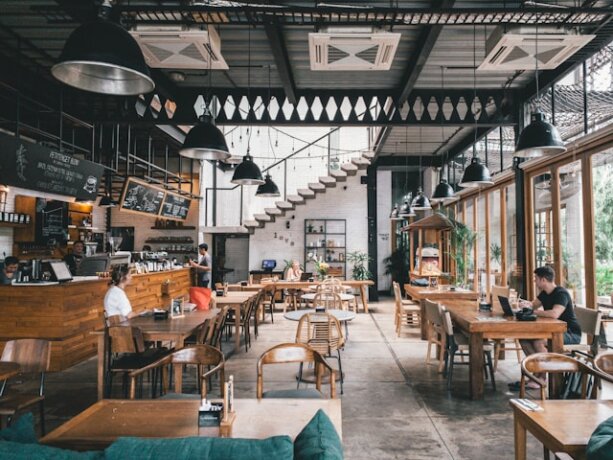Ein schönes und sauberes Restauran terkennt man bereits beim Betreten. Worrauf Sie noch achten können, damit Sie sich wohlfühlen können, erklären wir.